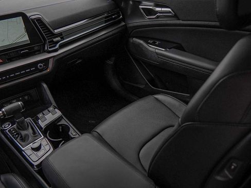 Certified 2023 Kia Sportage EX image 28