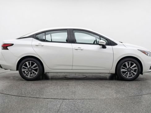 Used 2025 Nissan Versa SV image 11