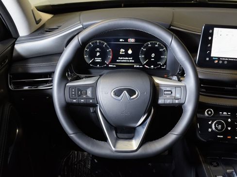 Certified 2026 INFINITI QX60 Luxe w/ Family Package AWD/4WD image 21