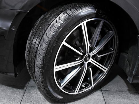 Used 2025 Audi A6 Premium Plus image 7