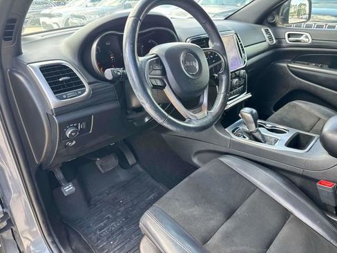Used 2020 Jeep Grand Cherokee Altitude image 24