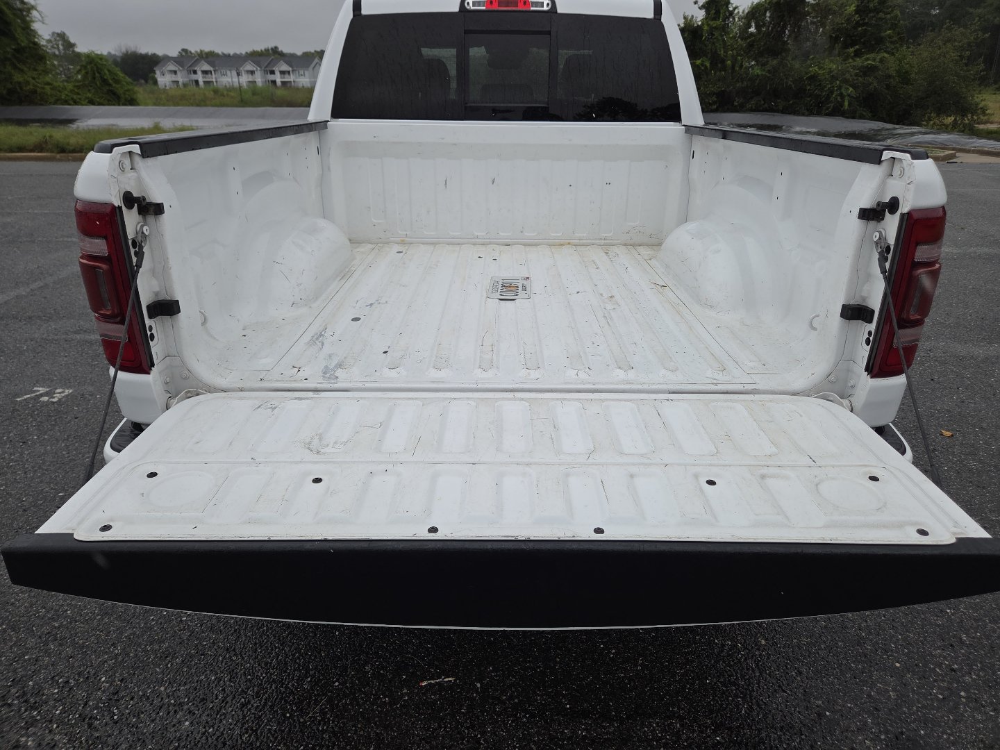Used 2022 RAM 1500 Laramie w/ Sport Appearance Package AWD/4WD image 22