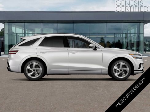 Used 2026 Genesis GV70 2.5T AWD/4WD image 5