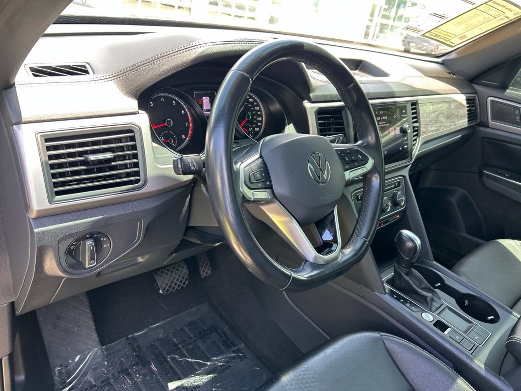 Used 2020 Volkswagen Atlas Cross Sport SE w/ Panoramic Sunroof Package FWD image 24