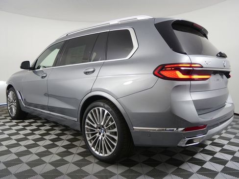 New 2026 BMW X7 xDrive40i image 5