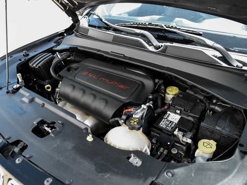 Used 2018 Jeep Compass Latitude w/ Cold Weather Group image 45