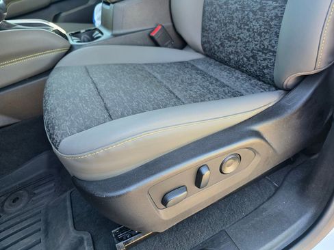 Used 2024 Chevrolet Colorado ZR2 image 12