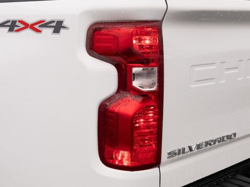 Used 2024 Chevrolet Silverado 3500 LT image 22