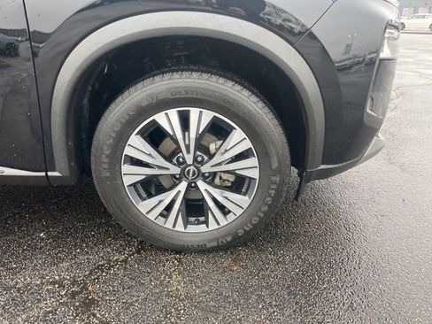 Used 2022 Nissan Rogue SV image 5