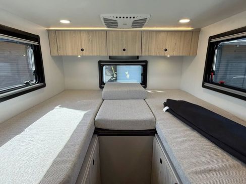 Used 2025 Mercedes-Benz Sprinter 3500 image 18