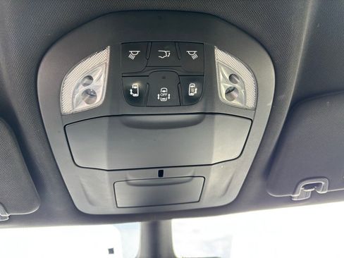 Used 2024 Chrysler Pacifica Touring-L w/ S Appearance Package image 12