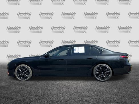Used 2025 BMW 740i w/ Premium Package RWD image 8