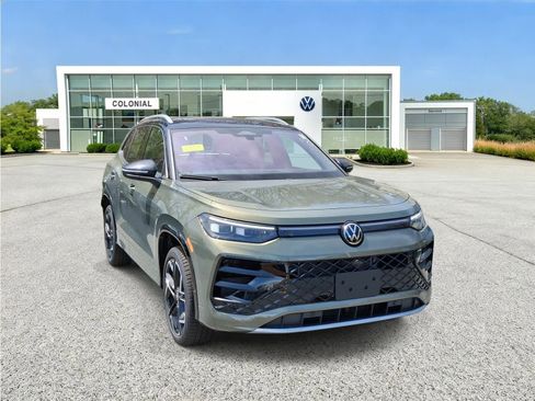 New 2026 Volkswagen Tiguan SEL R-Line AWD/4WD image 3