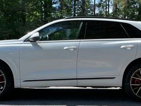 Used 2021 Audi Q8 Premium Plus AWD/4WD image 4