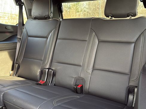 Used 2022 GMC Yukon SLT w/ SLT Premium Package image 26