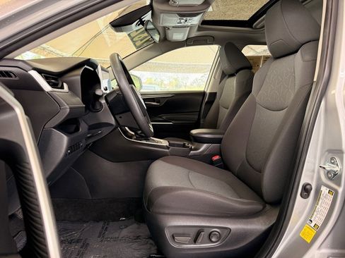 Used 2023 Toyota RAV4 XLE w/ Convenience Package image 17