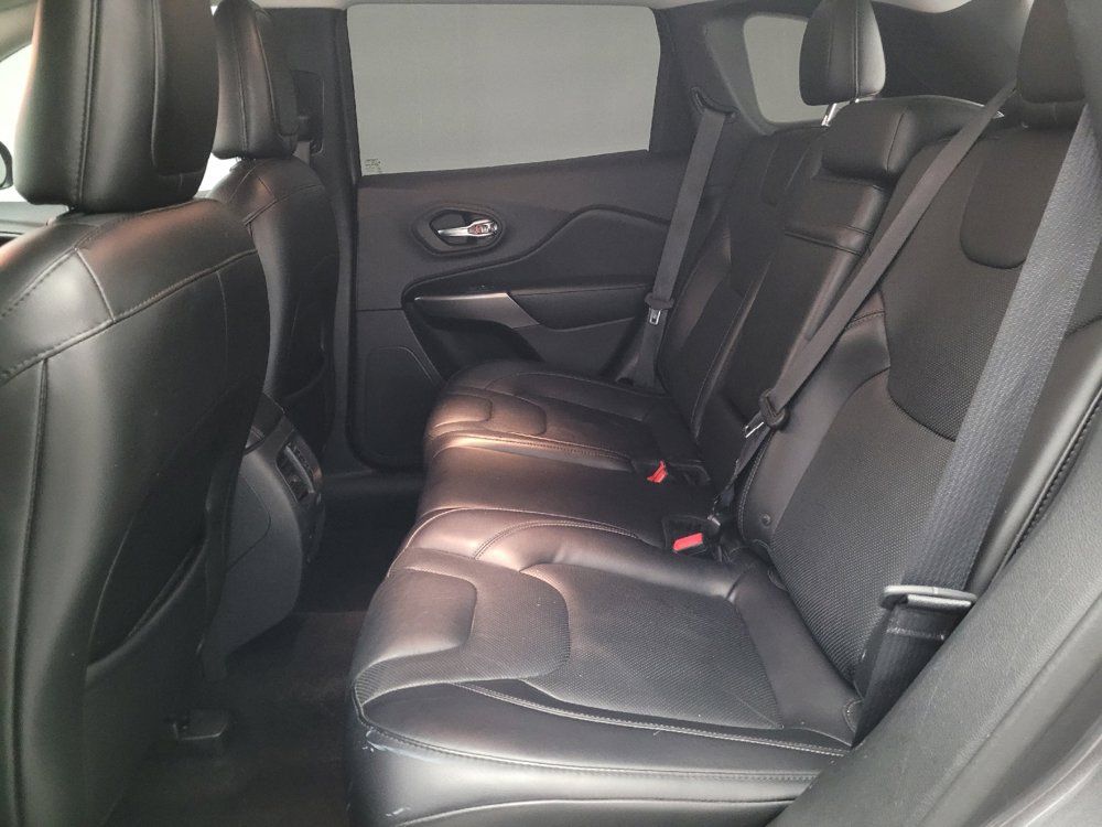 Used 2019 Jeep Cherokee Limited FWD image 18