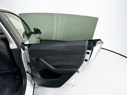 Used 2023 Tesla Model Y Performance image 29