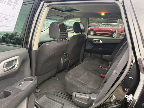 Used 2015 Nissan Pathfinder SV w/ Trailer Tow Package AWD/4WD image 31