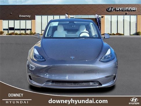 Used 2023 Tesla Model Y Long Range image 2