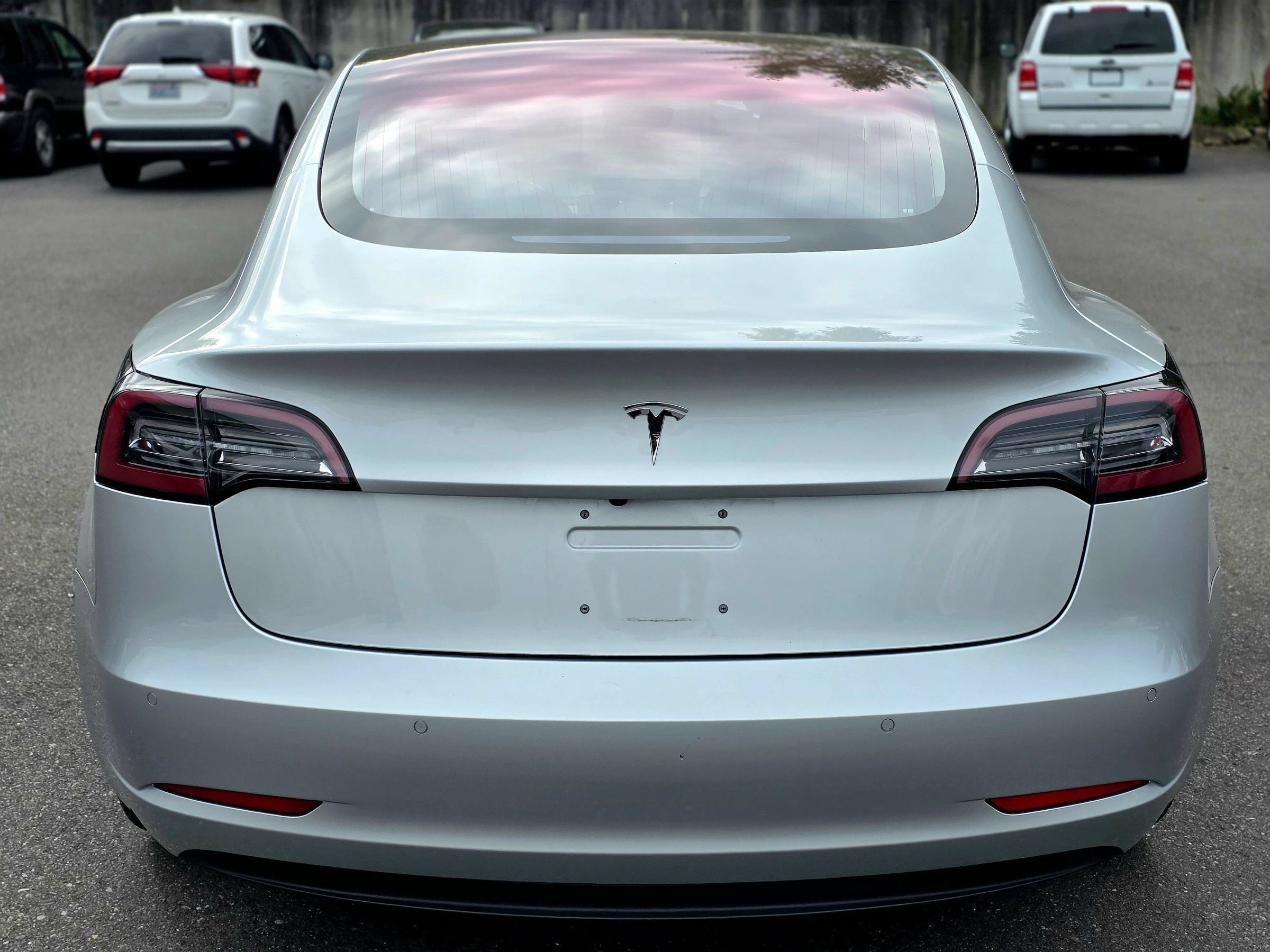 Used 2018 Tesla Model 3 Long Range RWD image 10