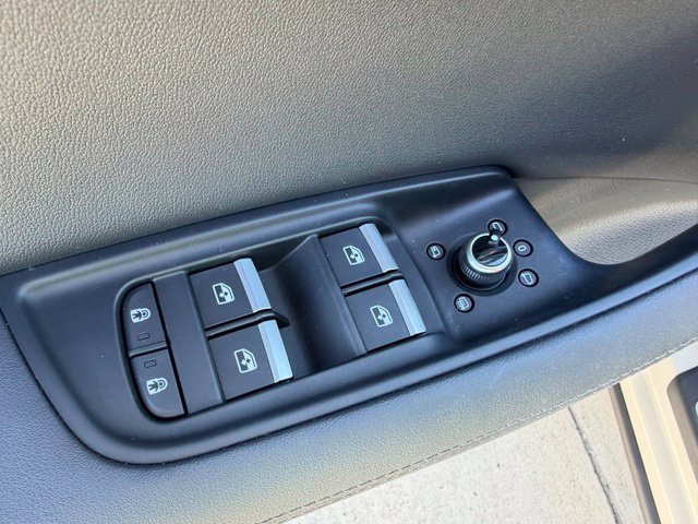 Used 2024 Audi Q7 3.0T Prestige AWD/4WD image 11