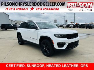 Used 2023 Jeep Grand Cherokee Limited w/ Black Appearance Package AWD/4WD video 1