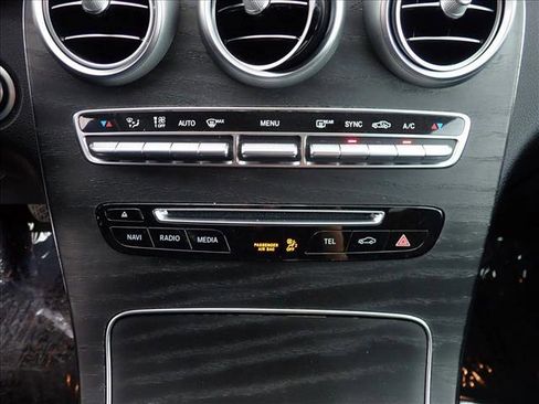 Used 2018 Mercedes-Benz GLC 300 4MATIC image 20