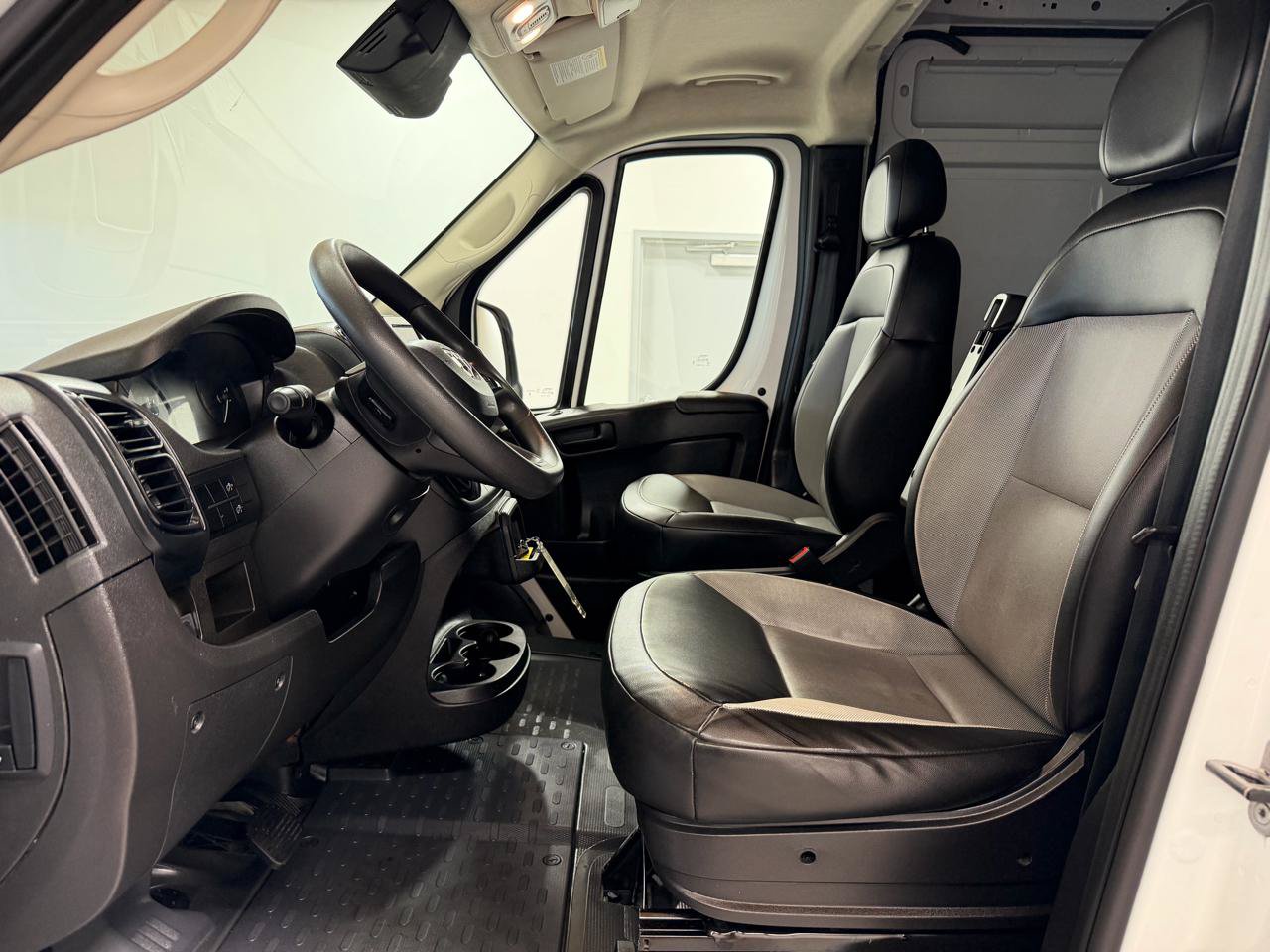 Used 2023 RAM ProMaster 2500 FWD image 10
