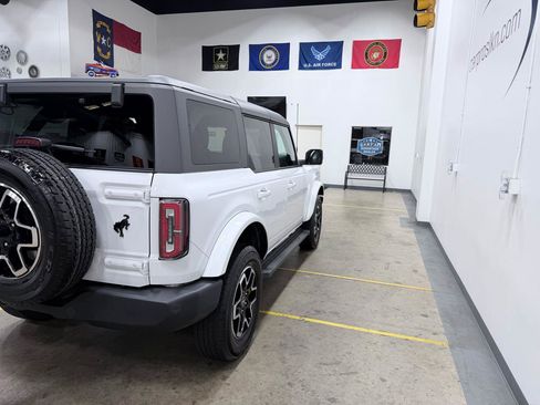 Used 2023 Ford Bronco Outer Banks AWD/4WD image 22