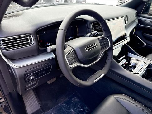 New 2026 Jeep Grand Wagoneer 2WD image 9