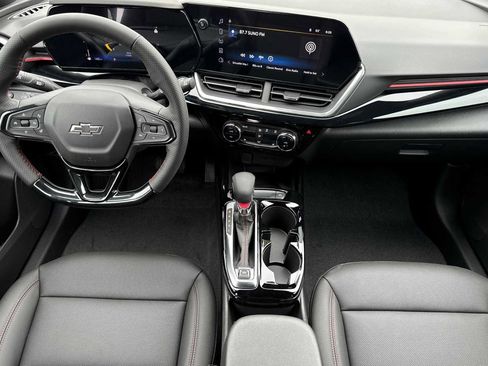 New 2025 Chevrolet Trax RS w/ Sunroof Package image 8
