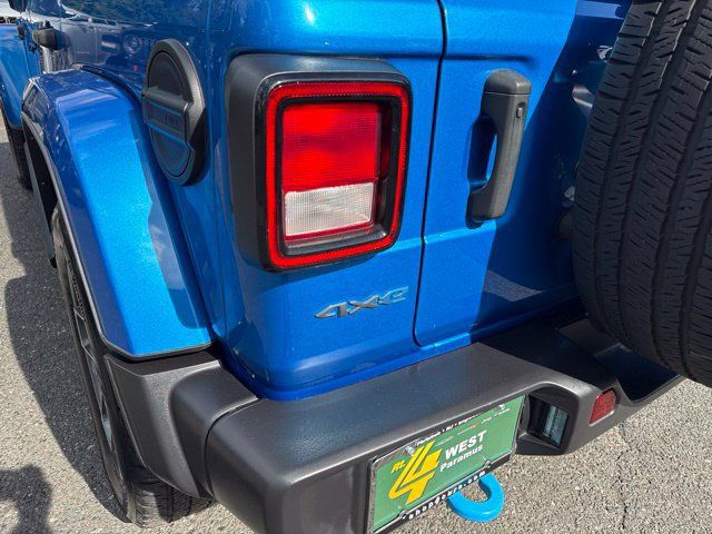 Used 2024 Jeep Wrangler Unlimited w/ Convenience Group AWD/4WD image 30