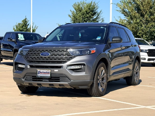 Used 2021 Ford Explorer XLT w/ Equipment Group 202A RWD image 2