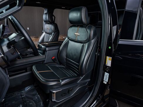 Used 2024 Ford F350 Platinum image 29