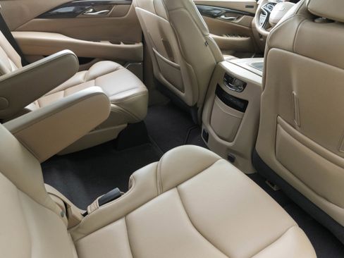 Used 2020 Cadillac Escalade Platinum AWD/4WD image 30
