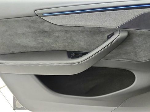 Used 2026 Tesla Model Y Long Range image 34