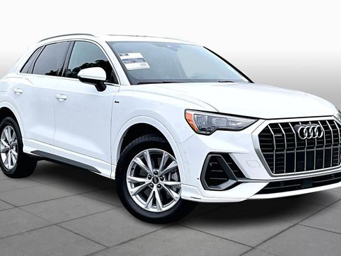 Used 2022 Audi Q3 2.0T Premium w/ Convenience Package image 2