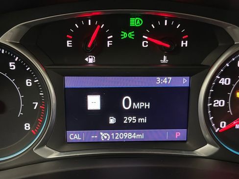 Used 2021 Chevrolet Traverse Premier image 4