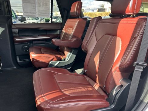 Used 2023 Ford Expedition Limited image 9