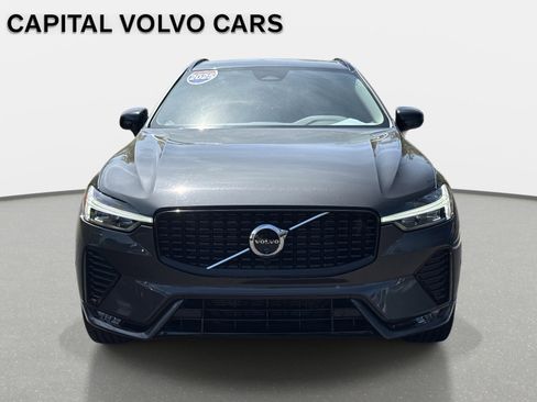 Certified 2025 Volvo XC60 B5 Plus image 2