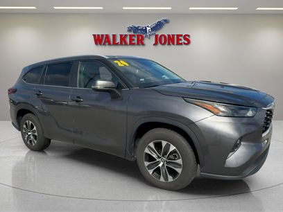 Used 2024 Toyota Highlander XLE