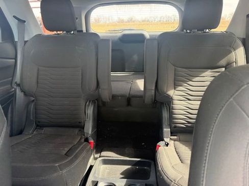 Used 2021 Ford Explorer XLT image 18