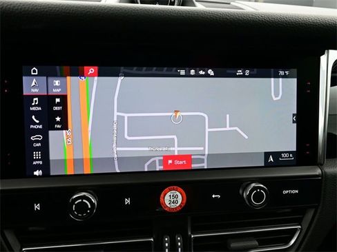 Used 2025 Porsche Macan image 12
