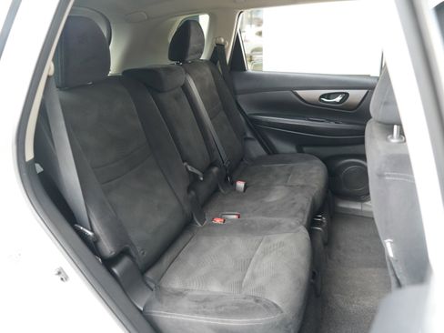 Used 2014 Nissan Rogue SV image 32