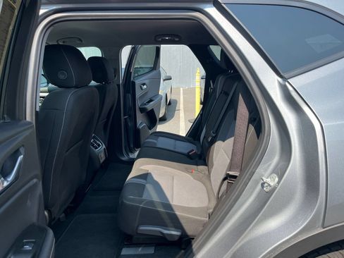 Used 2025 Chevrolet Blazer LT FWD image 27