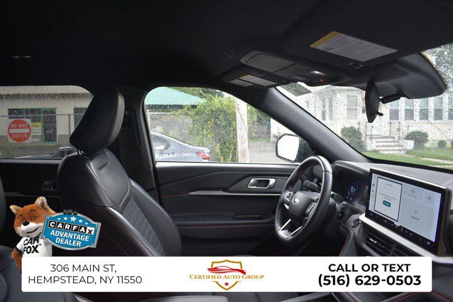 Used 2025 Ford Explorer ST-Line w/ ST-Line Street Pack AWD/4WD image 20
