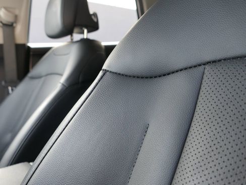 Used 2023 Kia Sportage EX image 13