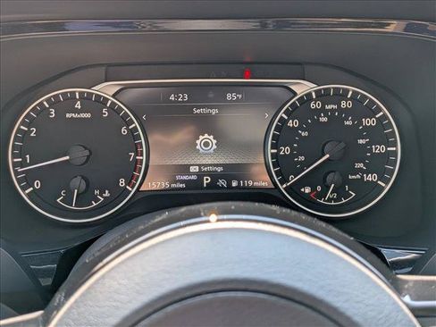 Used 2025 Nissan Pathfinder SL w/ SL Premium Package FWD image 9