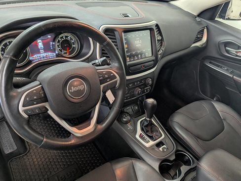 Used 2016 Jeep Cherokee Trailhawk w/ Trailer Tow Group image 11